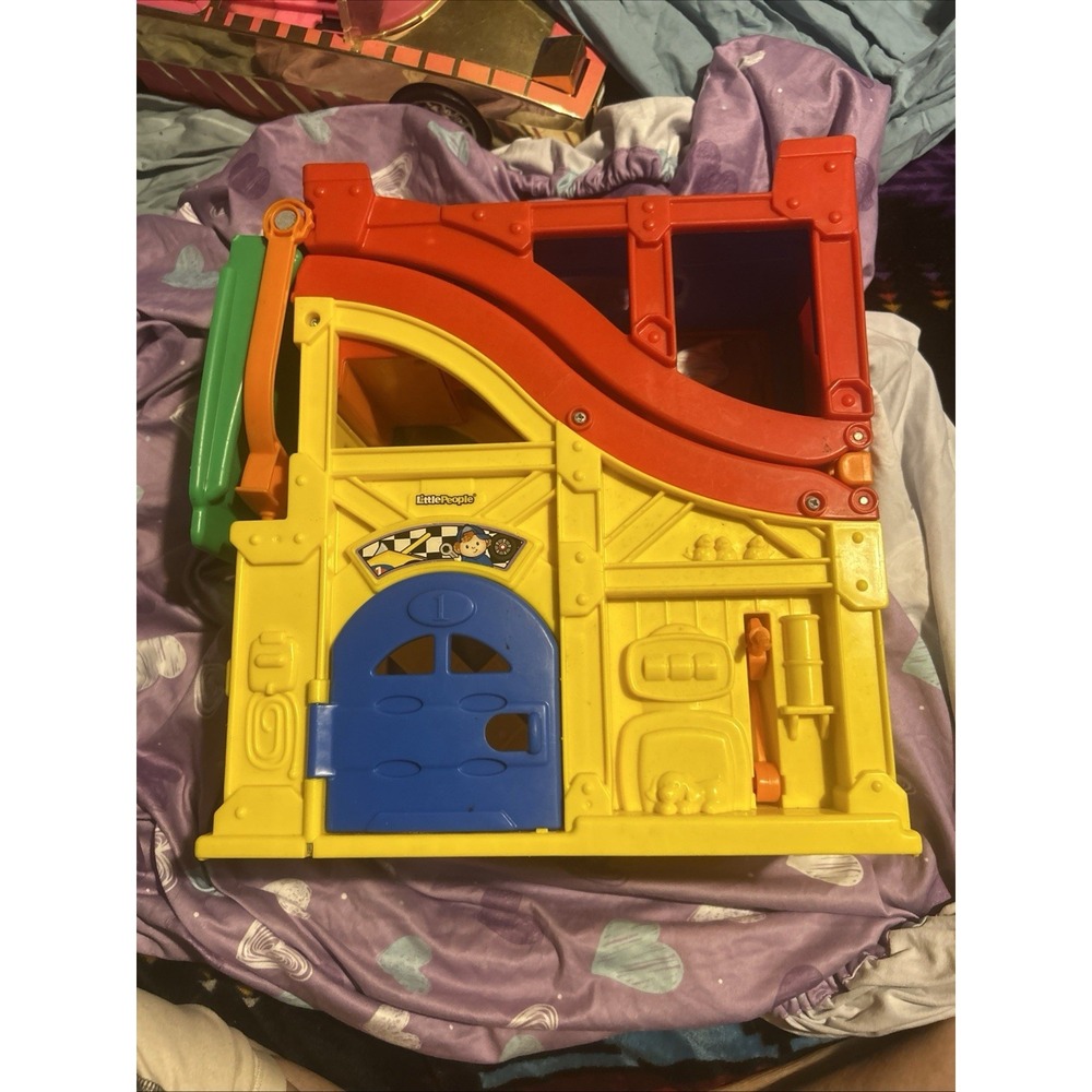 Fisher Price Little People Fold & Go Wheelies Rev N Sounds Car Race Track Ramp